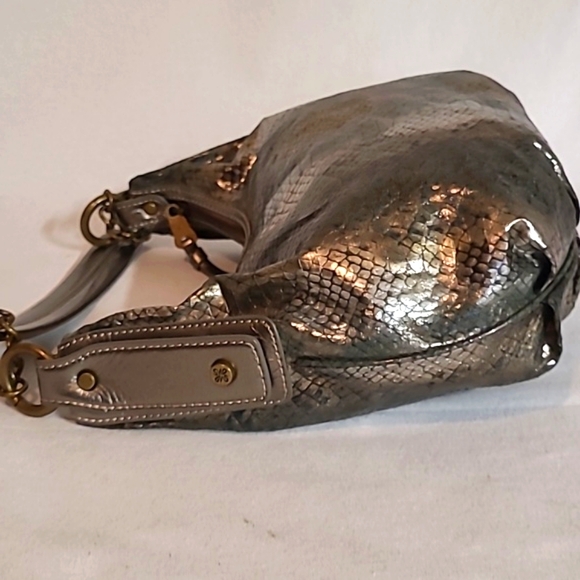 Simply Vera Hand Bag - Picture 3 of 10